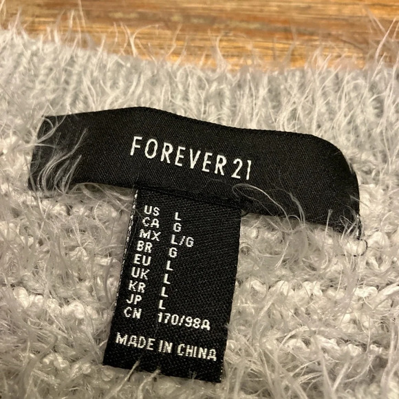 Forever 21 size large super soft and fuzzy grey and white crewneck sweater - Picture 3 of 3